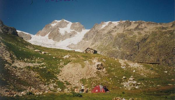 ����� Elizabet (2035 m).